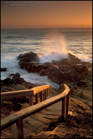 Picture: Wooden staircase leading to the ocean, Cambria, California