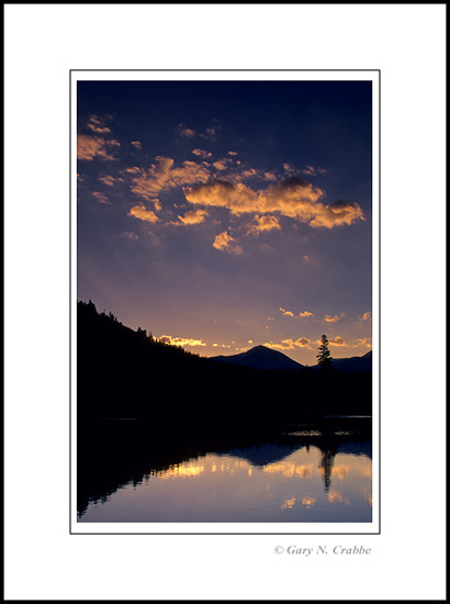 Picture: Sunrise reflection in the Tuolumne River, Yosemite National Park, California