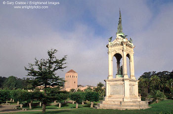 Statue and DeYoung Museum in Golden Gate Park, San Francisco, California