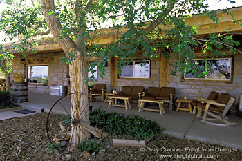 Picture: Rustic front porch patio area, Valley of the Gods Bed & Breakfast Inn, Valley of the Gods, Utah